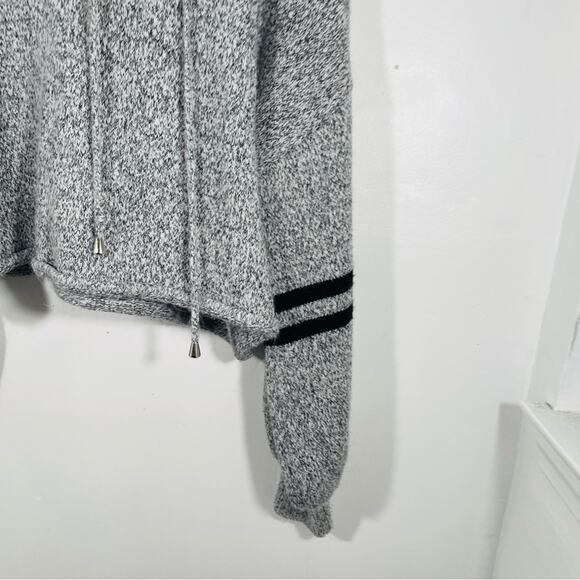 ONZIE Gray Black Varsity Striped Blouson Sleeve Chunky Knit Hoodie Sweater OS - Picture 5 of 14